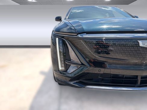 Used 2024 Cadillac Lyriq Sport RWD image 10