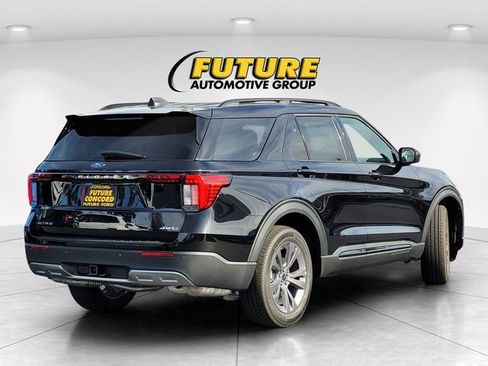 New 2026 Ford Explorer Active w/ Active Comfort Package image 6