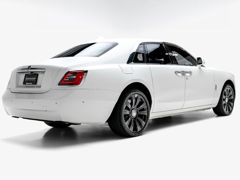 Used 2022 Rolls-Royce Ghost AWD/4WD image 2