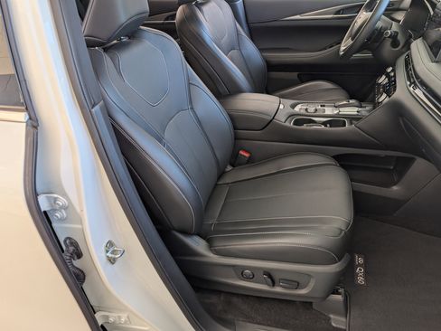 Used 2025 INFINITI QX60 Luxe image 22