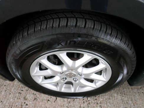 Used 2020 Chrysler Pacifica Touring-L image 24