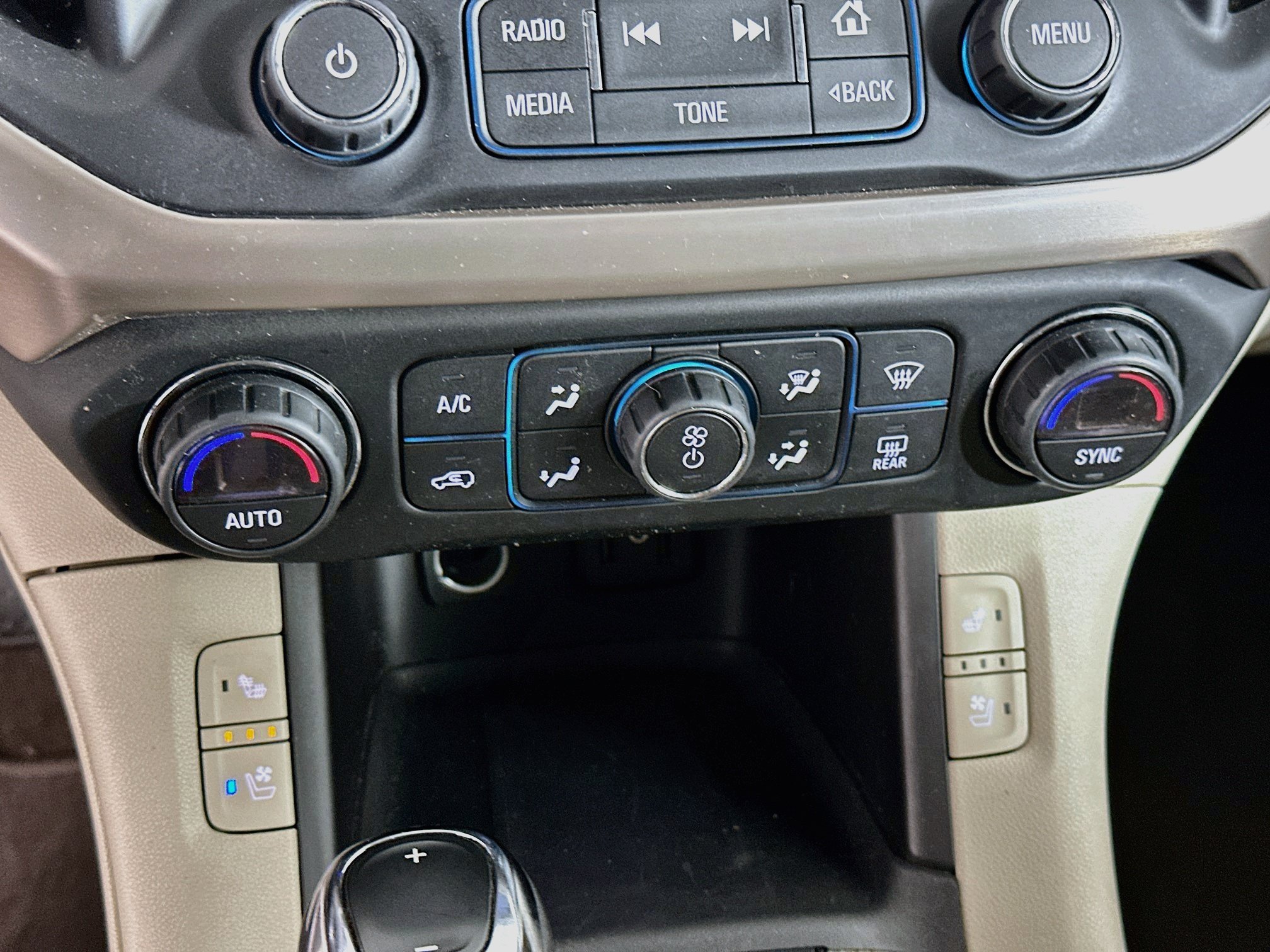 Used 2018 GMC Acadia Denali w/ Technology Package FWD image 24