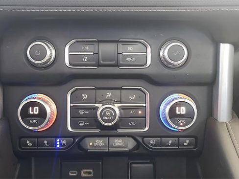 Used 2023 GMC Yukon SLT image 33