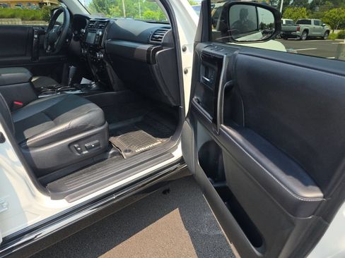 Used 2019 Toyota 4Runner Limited AWD/4WD image 9