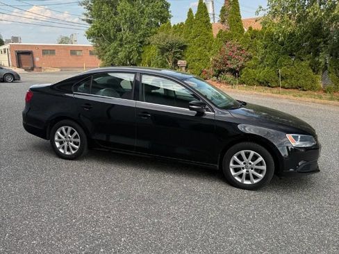 Used 2013 Volkswagen Jetta SE FWD image 8