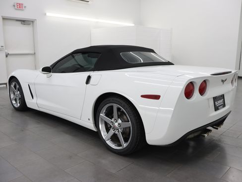 Used 2007 Chevrolet Corvette Convertible w/ Preferred Equipment Group RWD image 6