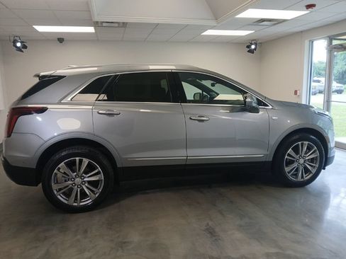 Certified 2025 Cadillac XT5 Premium Luxury w/ Technology Package AWD/4WD image 8