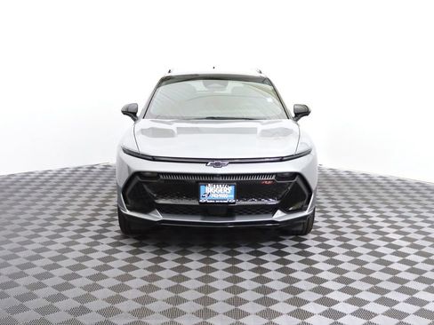 Used 2026 Chevrolet Equinox EV RS AWD/4WD image 2