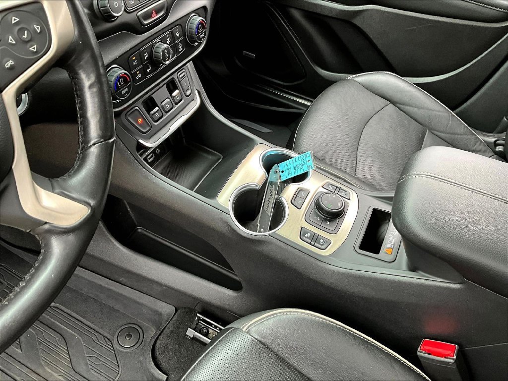 Used 2019 GMC Terrain Denali w/ Advanced Safety Package AWD/4WD image 20