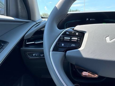 New 2026 Kia Niro EX FWD image 17