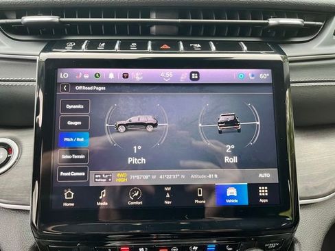 Used 2023 Jeep Grand Cherokee Limited w/ Luxury Tech Group II AWD/4WD image 37