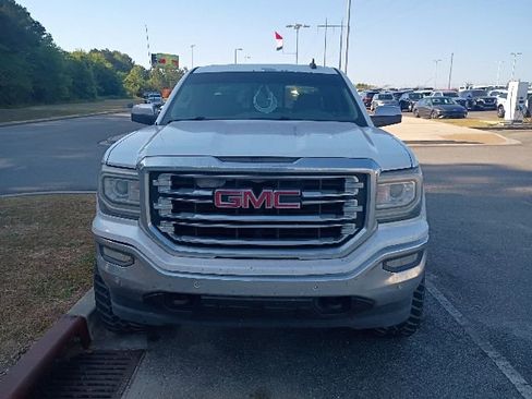 Used 2017 GMC Sierra 1500 SLT w/ SLT Preferred Package AWD/4WD image 3