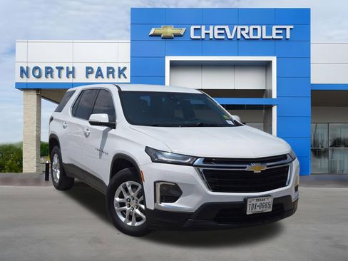 Certified 2023 Chevrolet Traverse LS w/ Safety Package FWD image 1