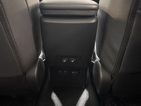 New 2026 Toyota Prius Plug-In Hybrid FWD image 22