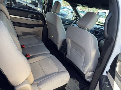 Used 2019 Ford Explorer XLT w/ Class III Trailer Tow Package image 18