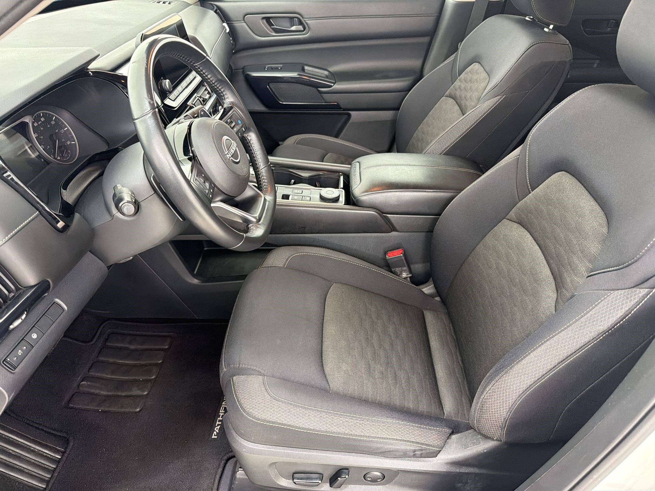 Used 2023 Nissan Pathfinder SV AWD/4WD image 5