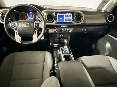Used 2022 Toyota Tacoma SR5 w/ Technology Package RWD image 28