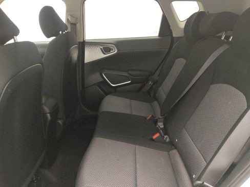 Used 2025 Kia Soul LX w/ LX Technology Package image 18