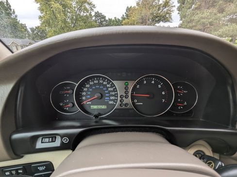 Used 2005 Toyota Land Cruiser image 24