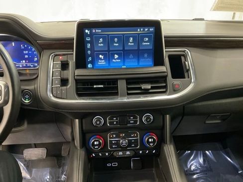 Used 2024 Chevrolet Suburban Premier AWD/4WD image 17
