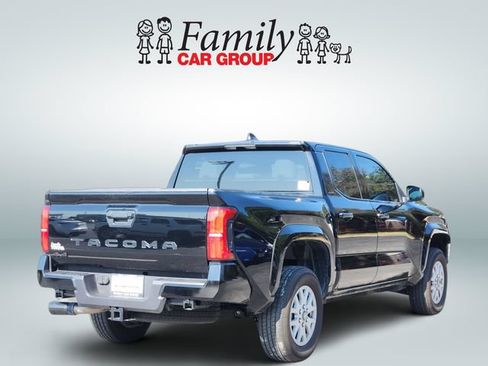 Used 2025 Toyota Tacoma SR5 AWD/4WD image 4