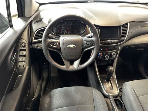 Certified 2019 Chevrolet Trax LS w/ Tint and Cruise Package image 14