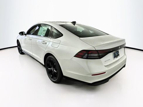 Used 2025 Honda Accord SE image 4