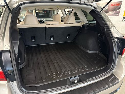 Used 2017 Subaru Outback 2.5i Premium AWD/4WD image 44