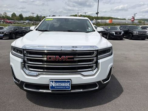 Used 2023 GMC Acadia SLT AWD/4WD image 2