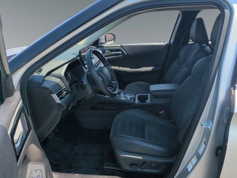 Used 2024 Mitsubishi Outlander SE image 9