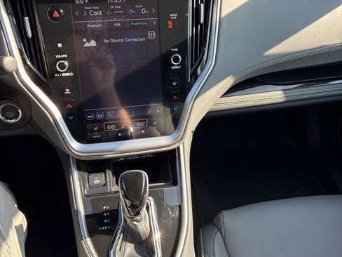 Used 2025 Subaru Outback Onyx Edition image 14