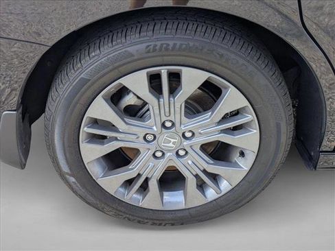 Used 2025 Honda Odyssey Touring image 5