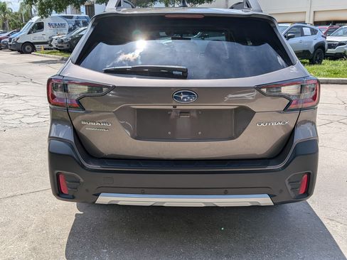 Used 2022 Subaru Outback Limited w/ Popular Package #2 AWD/4WD image 5