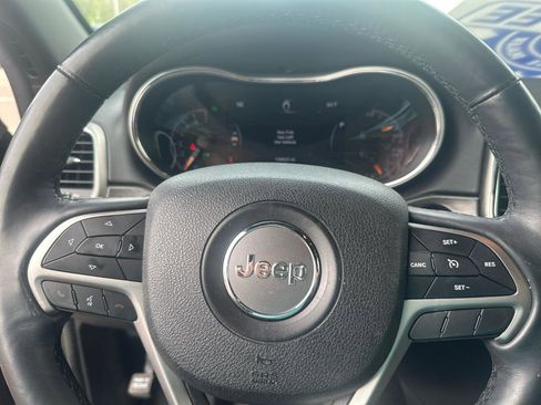 Used 2018 Jeep Grand Cherokee Limited w/ Luxury Group II image 12