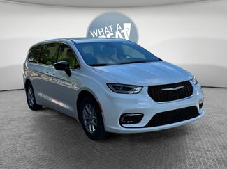 New 2026 Chrysler Pacifica Select FWD video 1