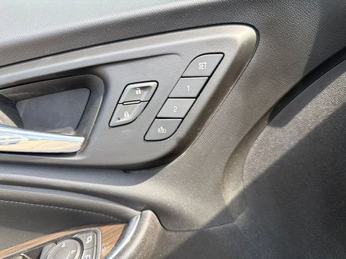 Used 2022 Chevrolet Malibu Premier FWD image 32