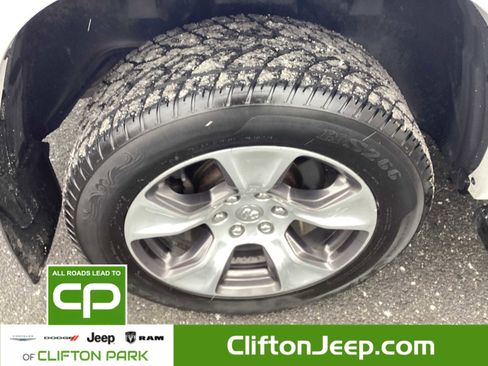 Used 2020 RAM 1500 Laramie image 31