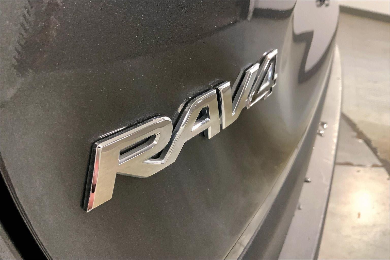 Used 2025 Toyota RAV4 LE AWD/4WD image 8
