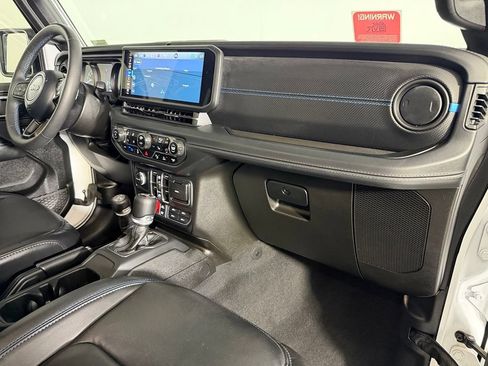 Used 2024 Jeep Wrangler Unlimited Rubicon 4xe AWD/4WD image 14
