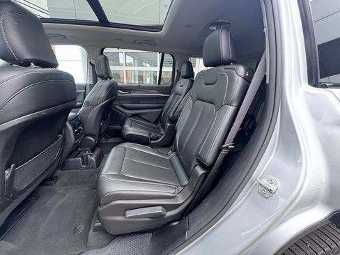 Used 2024 Jeep Grand Cherokee L Limited w/ Luxury Tech Group II AWD/4WD image 25