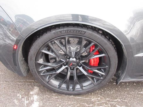 Used 2019 Chevrolet Corvette Z06 w/ Z07 Performance Package image 7