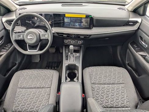 Used 2025 Nissan Kicks SV FWD image 13