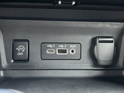 Used 2024 Nissan Sentra SV image 8