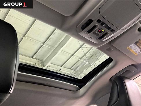 Certified 2022 Toyota Highlander XLE image 13