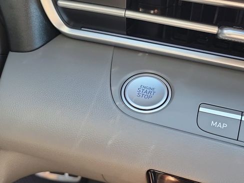 Certified 2025 Hyundai Elantra SEL FWD image 8
