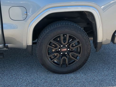 Used 2024 GMC Sierra 1500 Elevation w/ X31 Off-Road Package AWD/4WD image 11