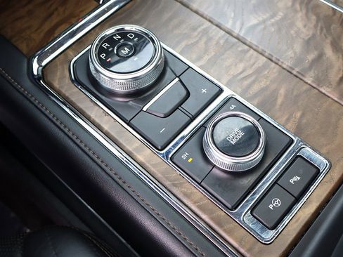Used 2018 Ford Expedition Max Platinum AWD/4WD image 44