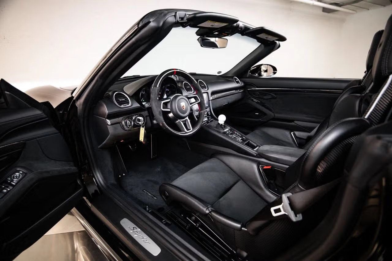 Certified 2022 Porsche 718 Boxster Spyder RWD image 4