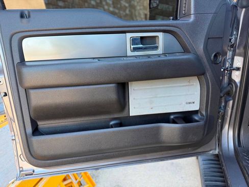 Used 2014 Ford F150 Lariat w/ Lariat Chrome Package image 24