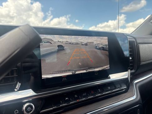 Used 2025 GMC Sierra 1500 SLT RWD image 18
